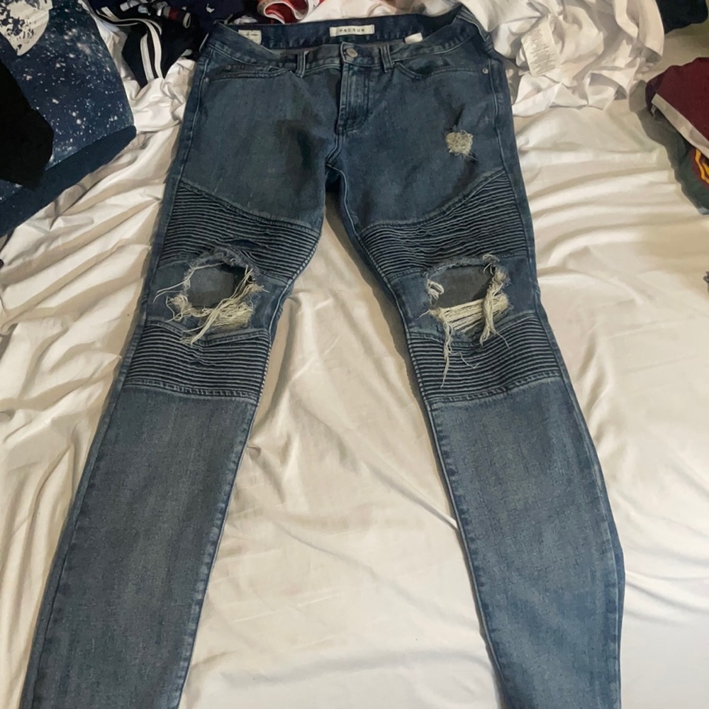 Size 32x32 skinny stacked Jeans